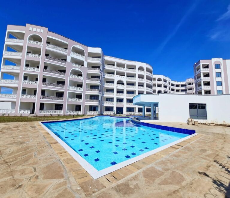 EXCLUSIVE OCEAN FRONT 2 BEDROOM APARTMENT FOR RENT.