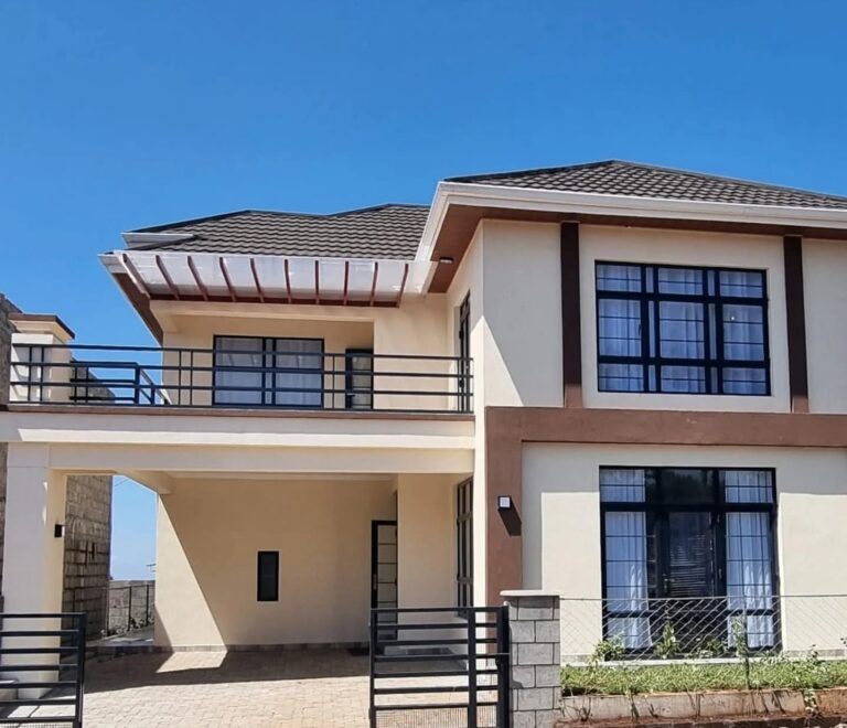 4 BEDROOM MAISONETTES WITH SQ/GUEST ROOM AND TERRACE FOR SALE.