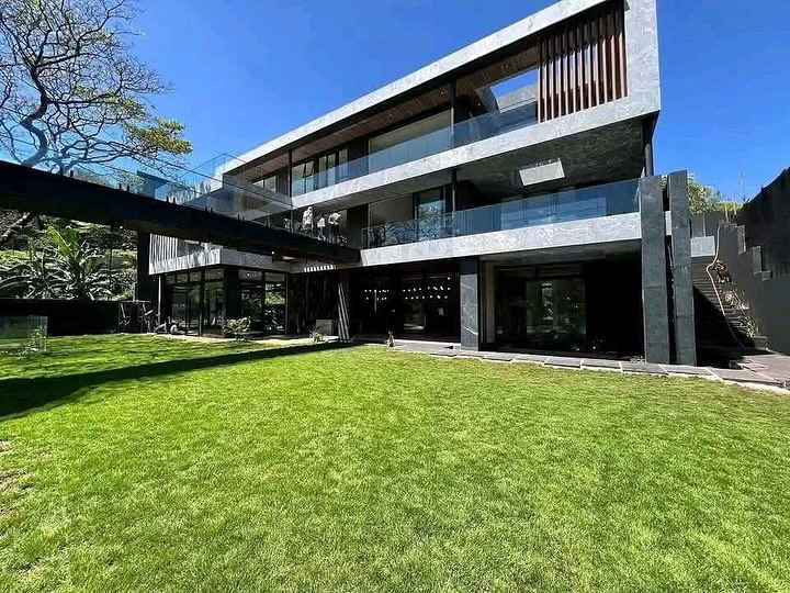 Exclusive 5-Bedroom Architectural Masterpiece for Sale