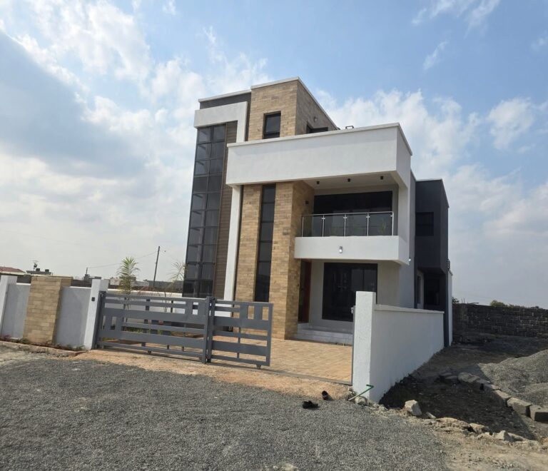 For Sale: 4Bedroom Villas + DSQ and a family room located 400m off Eastern Bypass in a secure gated community of 38 units
