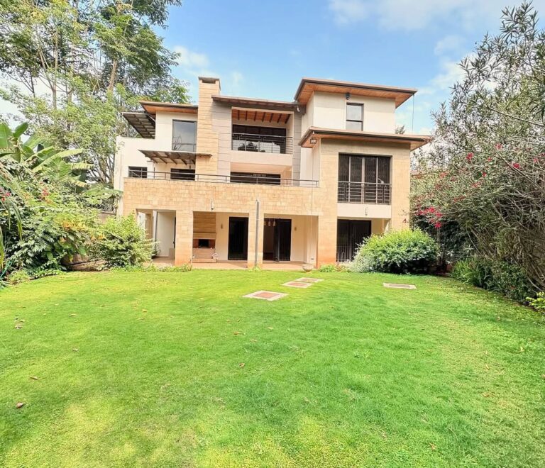 Bedroom townhouse to let within a gated community in Lavington area at Ksh. 600,000