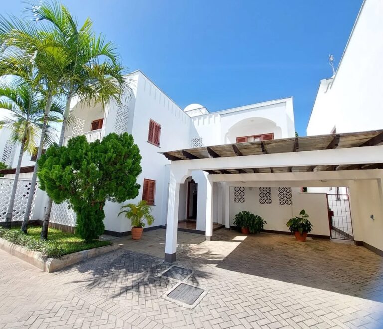 A Beautifully Built And Finished 4bedrooms, All En-suite Villa Within A Posh Gated Community Of 16units