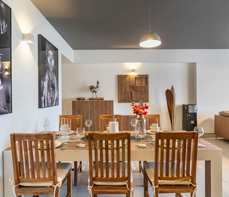 Beautifully furnished 2 bedroom, modern, unique furniture pieces, spacious and just hundreds of meters from the Statehouse Nairobi.