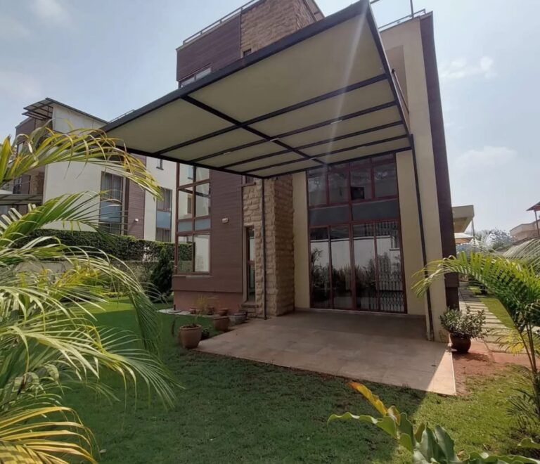 6 Bedroom Townhouse + DSQ in Lavington! 