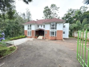 5-bedroom house for rent in Rosslyn 3