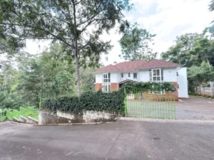 5-bedroom house for rent in Rosslyn 6